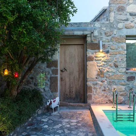Muazzo Creta Stone House, Nature Escape With Pool, By Thinkvilla *
